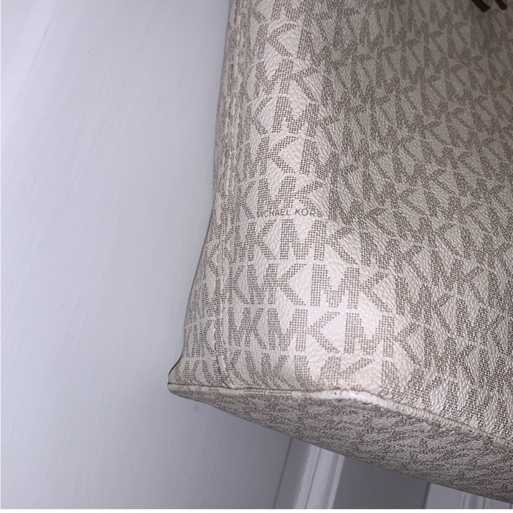 Michael Kors Monogram Beige and Pink Tote - Picture 12 of 13